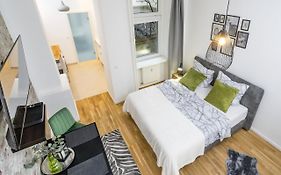 The Koburger Hh, Lovely 1 Bedroom With High Bed Up To 4 Ppl